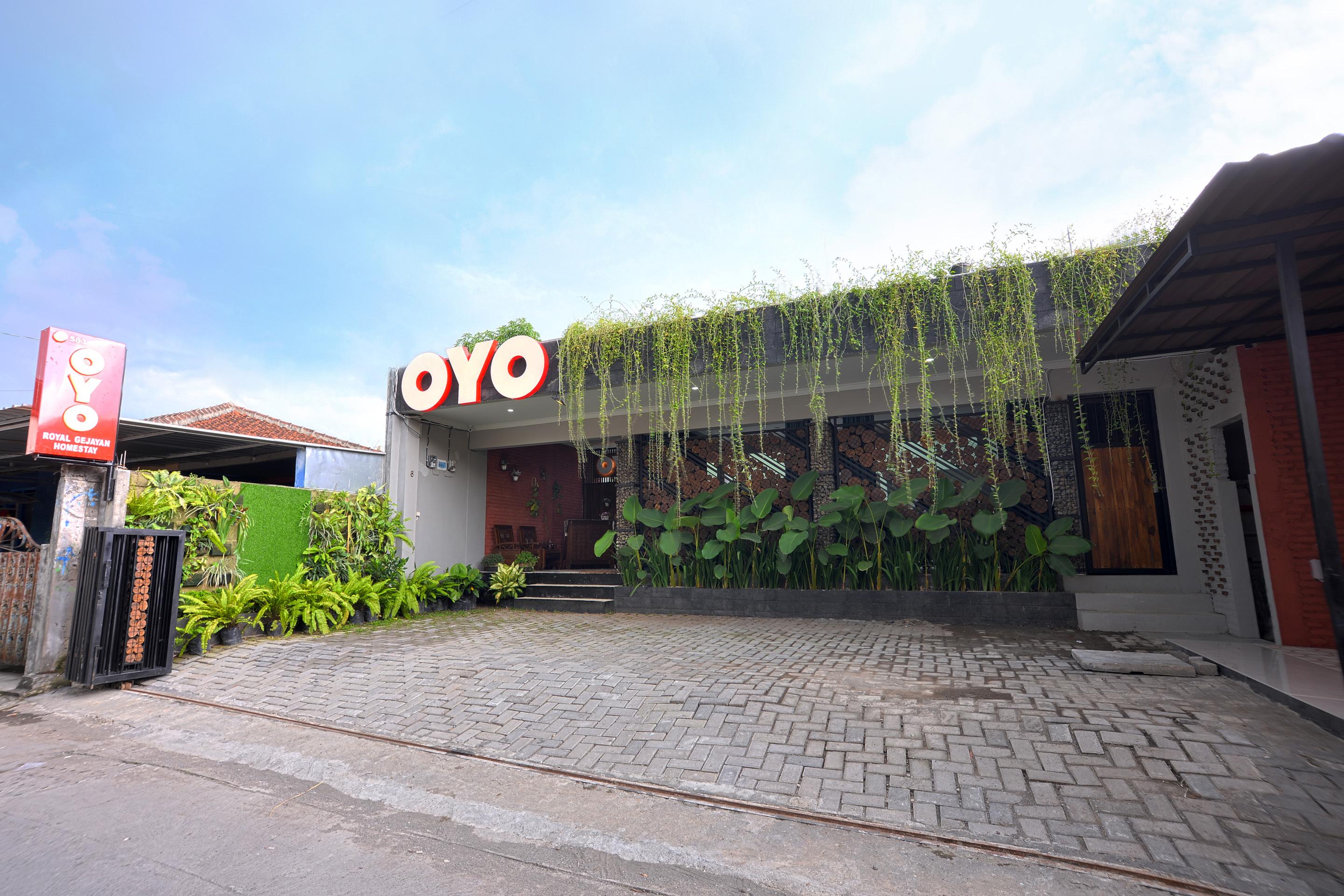 Oyo 583 Puri Gejayan Asri Syariah Hotel Kejayan Exterior photo